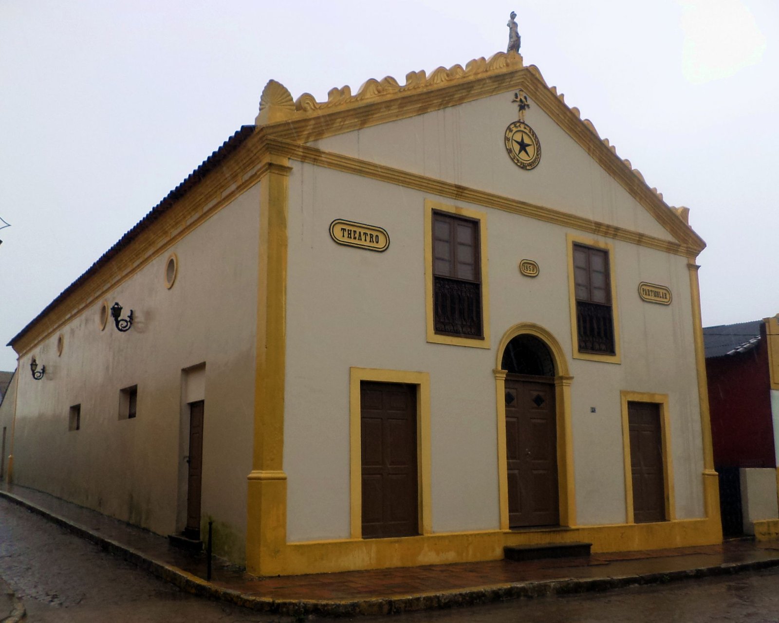 Teatro Minerva — primeiro teatro da Paraíba
